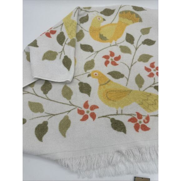 Lot Of 7 Vintage Towels. 2 Hand Towles 3 Bath Fringed Towels 2 Kitchen - Picture 2 of 10